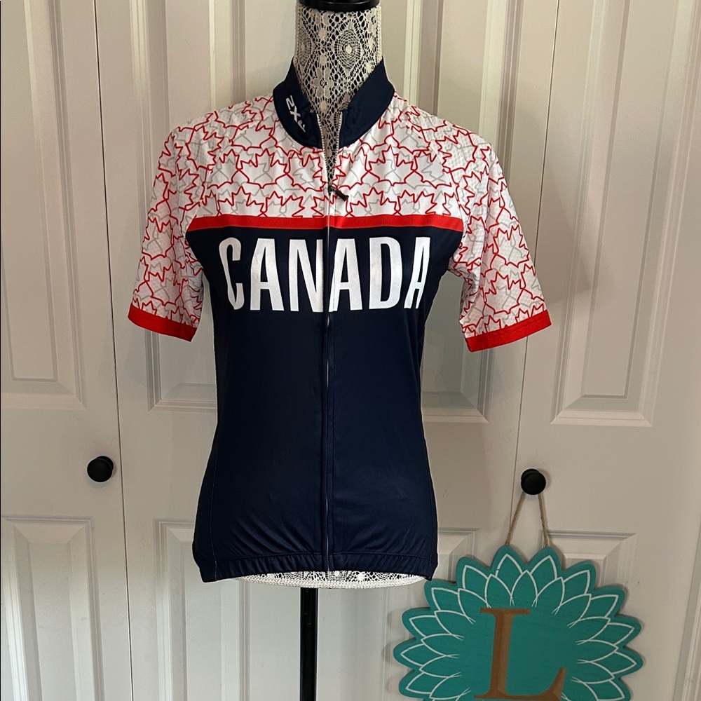 2XU Canadian Cycling Jersey NWT Size M